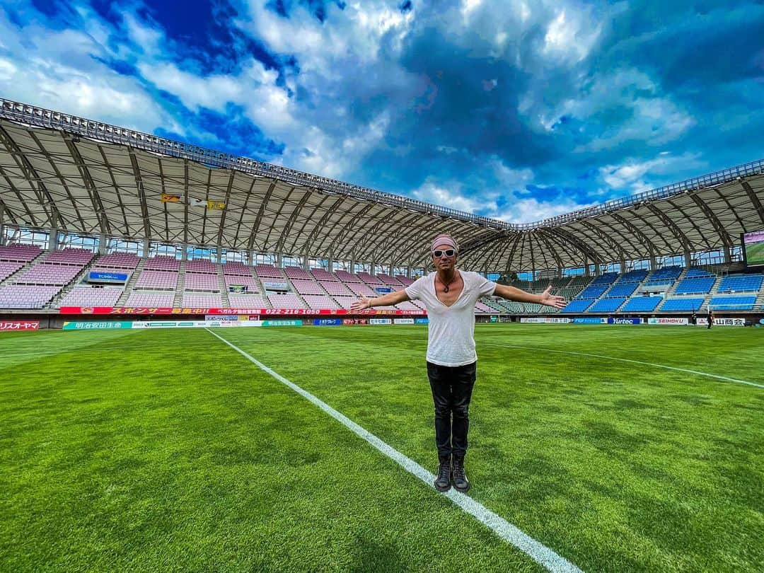 ブレイズ・プラントのインスタグラム：「Performing live at @vegaltasendai Yurtec Stadium!! Looking forward to it!」