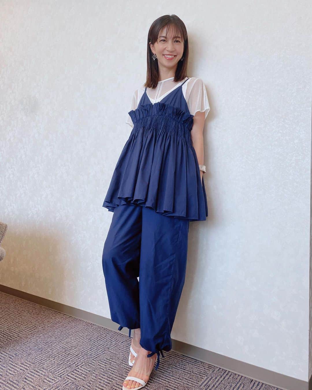 安田美沙子さんのインスタグラム写真 - (安田美沙子Instagram)「昨日の衣装は、こちらでした✨  ボリューミーなオールインワンがかわゆかったー！  オールインワンてやっぱり好きだなぁ。。。  楽ちんで可愛いし、毎日着たいけど 我慢してる感ある。  お腹まわりが油断するから😆  最後の写真は、富山地産地消弁当♥️  魚がほんとに美味しかった🤍  今日は、ばあばも帰ってしまう。。 寂しい。。。  沢山甘えて充電できたし、また明日からがんばるぞ！！  シャキン！(心の中で言うとほんとに切り替わるので、もう何年も使ってる。笑)  息子の習い事がんばろー！  オールインワン @crinkle.official ピアス、リング @lamie_lamie バングル @artidaoud」6月25日 14時12分 - yasuda_misako
