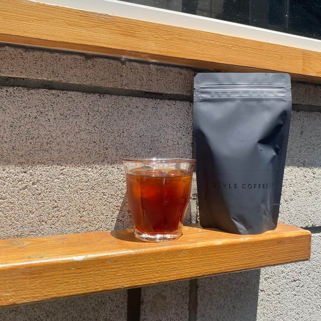 ABOUT LIFE COFFEE BREWERSさんのインスタグラム写真 - (ABOUT LIFE COFFEE BREWERSInstagram)「【ABOUT LIFE COFFEE BREWERS 道玄坂】 Hello Shibuya‼︎🌞  Today's reccomend coffee is GUATEMALA  LA MARVILLA washed roasted by @stylecoffee_kyoto   This unique coffee has a mild sweetness that is typical of Guatemala, like hazelnuts, and also has a baked peach flavor.🍑🥜  Please try it!☕️👍  本日のおすすめのコーヒーは @stylecoffee_kyoto のグアテマラ ラ マラヴィラ ウォッシュトです🇬🇹☕️✨  グアテマラらしいヘーゼルナッツのようなまろやかで余韻の長い甘さに加え、焼いたピーチのようなフレーバーも楽しめるユニークな1杯です🍑 本日は水出しコーヒーでもご用意してます☕️🧊  🚴dogenzaka shop 9:00-18:00(weekday) 11:00-18:00(weekend and Holiday) 🌿shibuya 1chome shop 8:00-18:00  #aboutlifecoffeebrewers #aboutlifecoffeerewersshibuya #aboutlifecoffee #onibuscoffee #onibuscoffeenakameguro #onibuscoffeejiyugaoka #onibuscoffeenasu #akitocoffee  #stylecoffee #warmthcoffee #aomacoffee #specialtycoffee #tokyocoffee #tokyocafe #shibuya #tokyo」6月25日 14時26分 - aboutlifecoffeebrewers