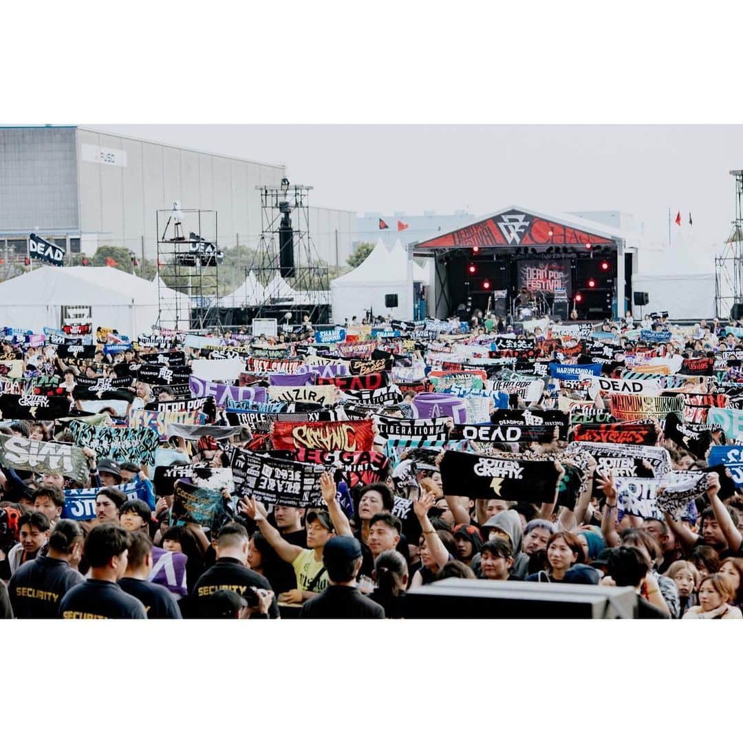 侑威地さんのインスタグラム写真 - (侑威地Instagram)「DEAD POP FESTiVAL 2023 - 解 -@東扇島東公園特設会場  photo by @kawado_photo  #rottengraffty #dpf23」6月25日 14時56分 - yuichi_rotten