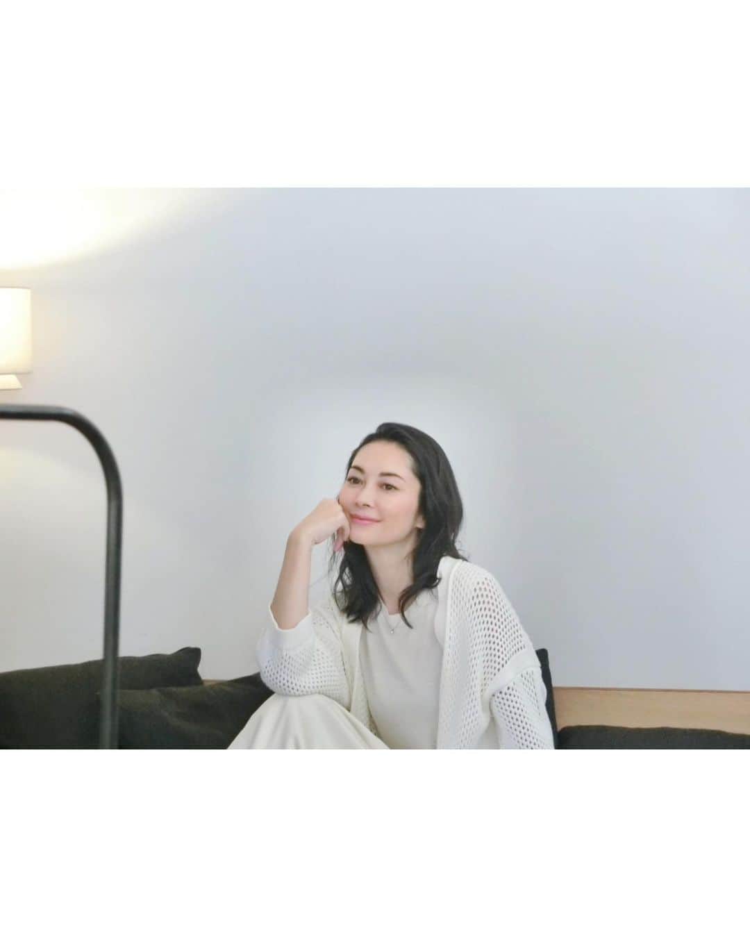 伊東美咲のインスタグラム：「マネージャーより。  Web Domani 「女の時間割。」第三弾では、母としての時間を お話しさせて頂いています。  是非ご覧ください！  #女の時間割 #WebDomani #杉田和人」