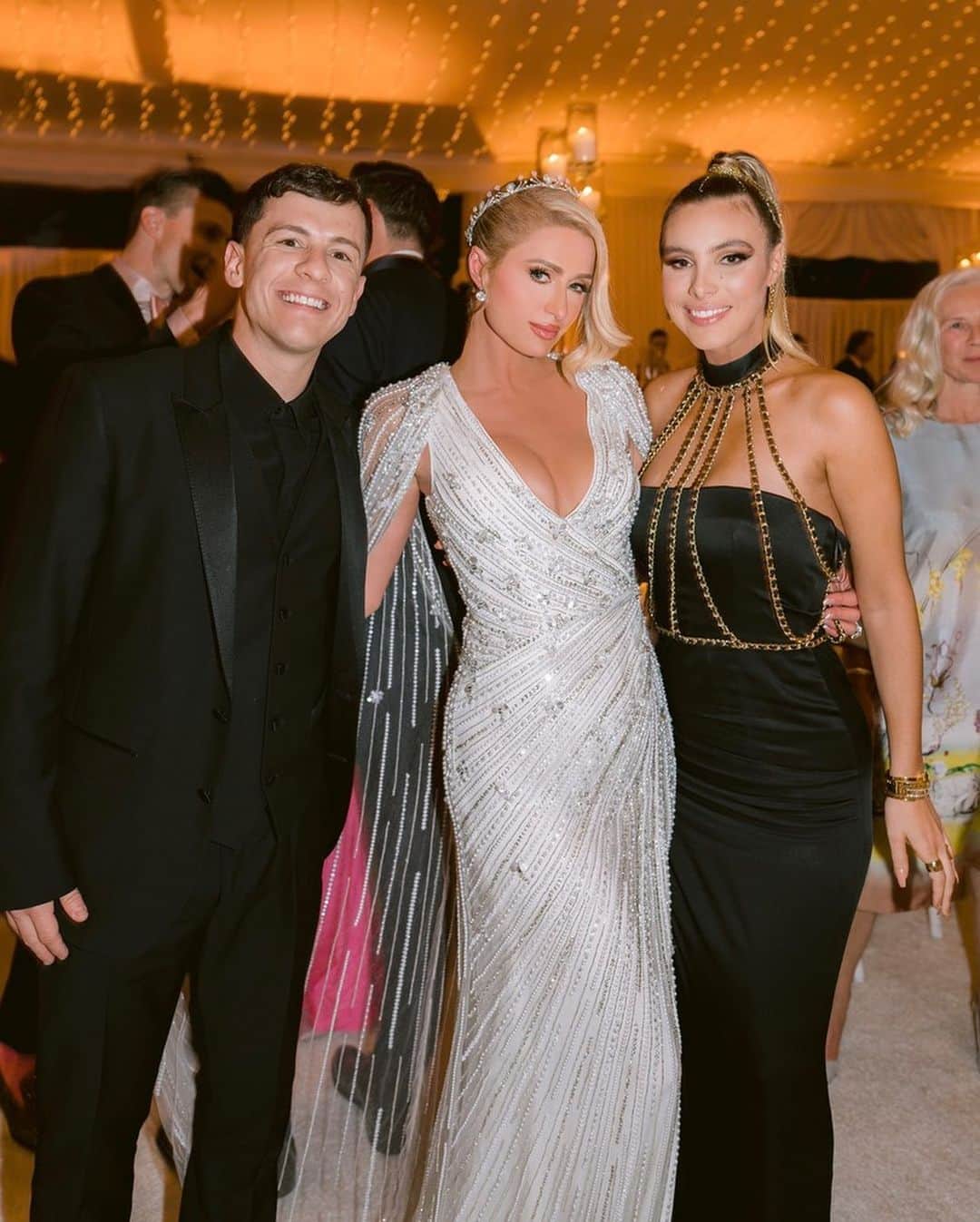 パリス・ヒルトンさんのインスタグラム写真 - (パリス・ヒルトンInstagram)「Happy birthday to my beautiful friend @LelePons 💖 Together we've celebrated life's greatest moments and so much fun & laughter! My sister for life ✨👯‍♀️✨ Love you endlessly🥰💘」6月26日 1時23分 - parishilton