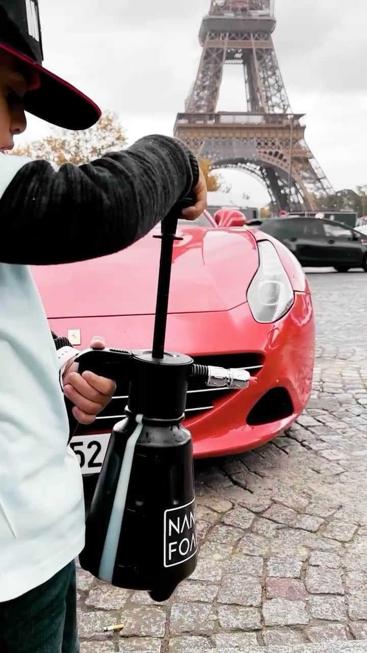 CarsWithoutLimitsのインスタグラム：「@nano.foam - 4 years old “Nano Foam’s” a Ferrari next to the Eiffel Tower」