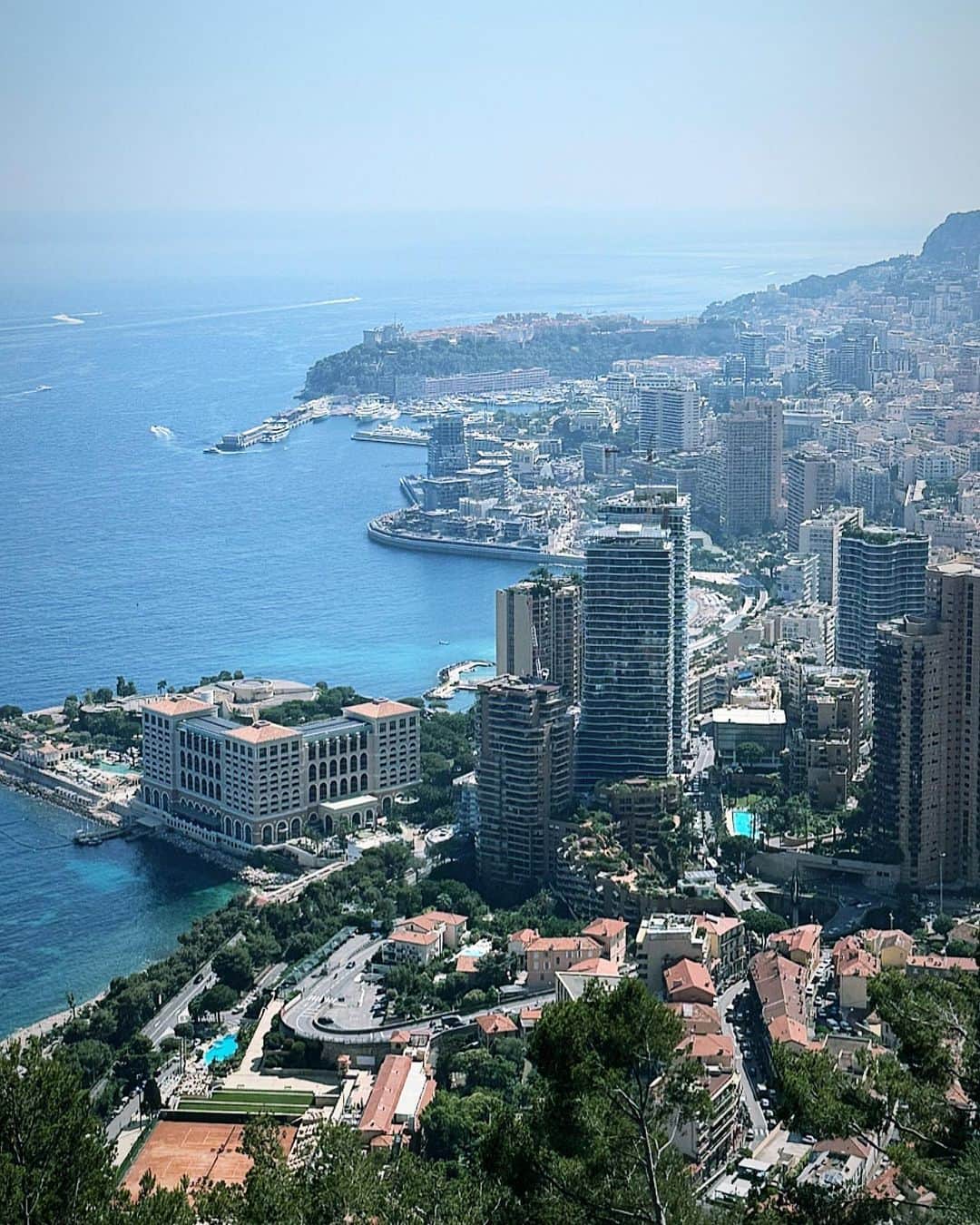 ヨハネス・ヒューブルさんのインスタグラム写真 - (ヨハネス・ヒューブルInstagram)「Absolutely stunning weekend with the @astonmartin family in Monte Carlo and the surrounding beauty of the Côte d’Azur」6月26日 1時59分 - johanneshuebl