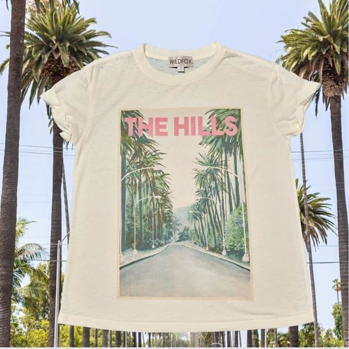 ワイルドフォックスクチュールさんのインスタグラム写真 - (ワイルドフォックスクチュールInstagram)「Once upon a time in Beverly Hills 🌴⁠ ⁠ We can't get enough of the relaxed fit and a soft, lived-in feel, shop our The Hills Kyle Tee ⁠ ⁠ #wildfoxcouture」6月26日 2時01分 - wildfoxcouture