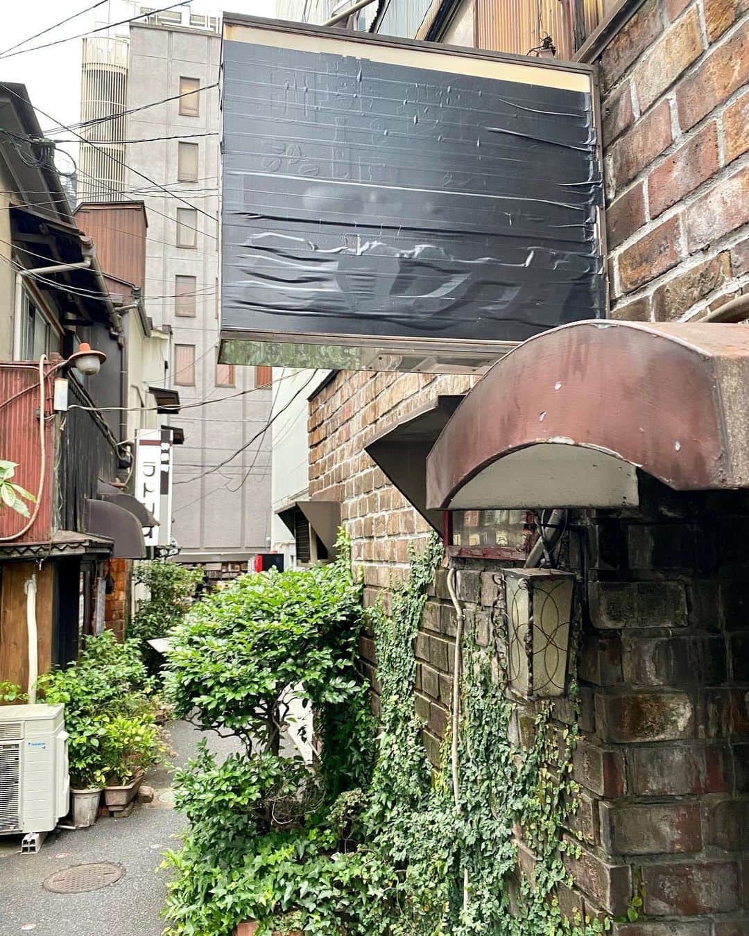 江口寿史さんのインスタグラム写真 - (江口寿史Instagram)「都市の残留思念。ミロンガ跡。」6月25日 17時28分 - egutihisasi
