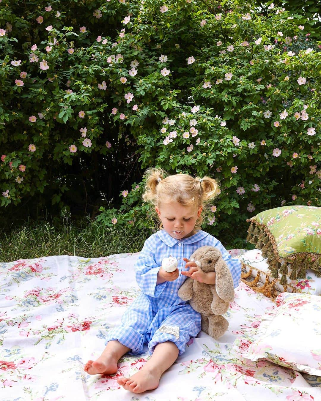 バイティモさんのインスタグラム写真 - (バイティモInstagram)「Introducing our little Kids Collection! Embracing the charm of childhood adventures, with our delicate blooming prints and breathable Organic Cotton.   Where elegance meets conscious craftsmanship, creating playful memories under the sun.   Find the little collection exclusively at byTiMo.com and in our Concept Stores in Oslo #bytimo #youarebeautiful」6月26日 14時30分 - bytimo