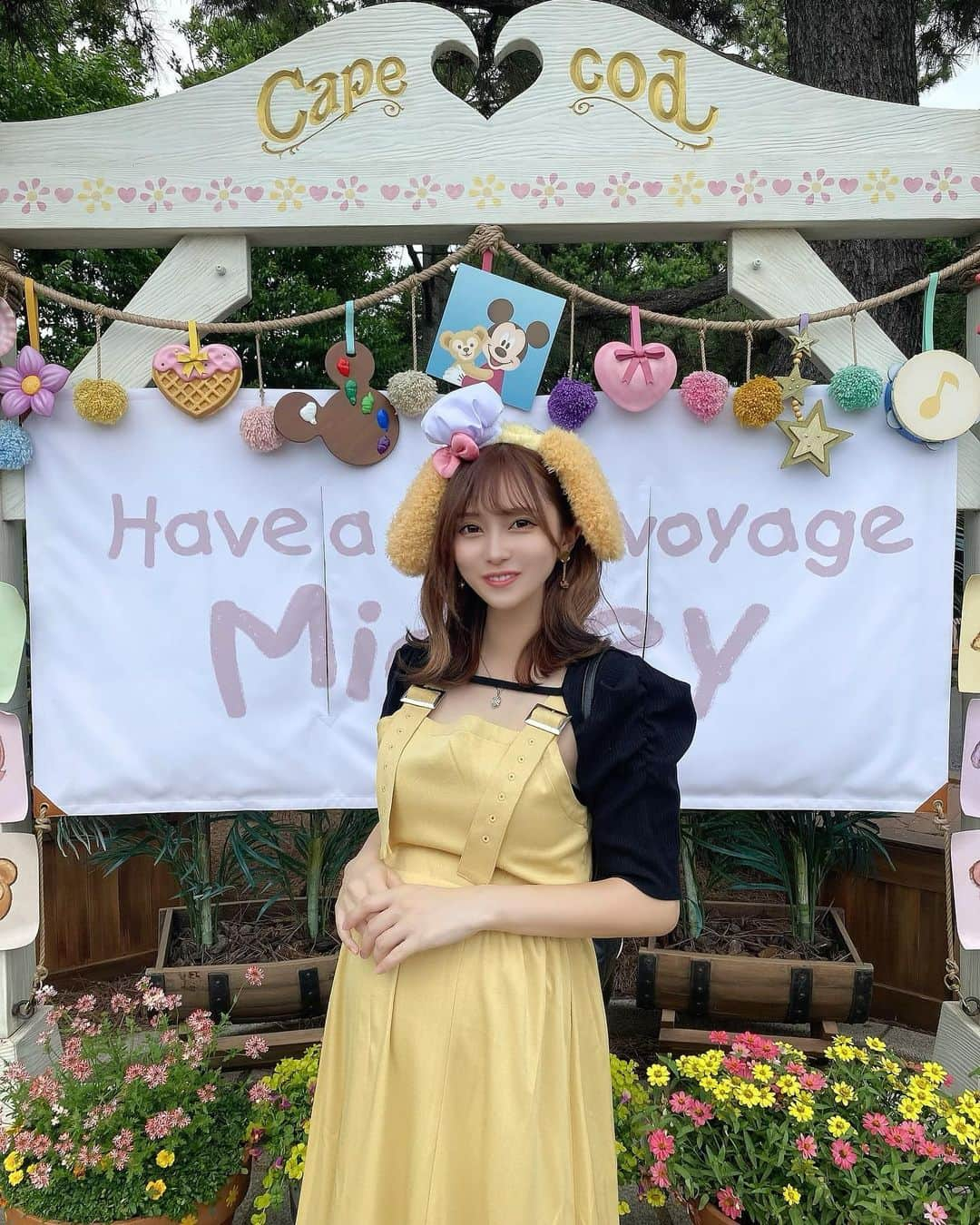 あさにゃん（川北愛紗奈）のインスタグラム：「お散歩しにディズニーシー🐭♡  平日だったから空いてて ゆっくり満喫できた🫰🏻💖  #ディズニーシー #ディズニーコーデ #ディズニー40周年 #disneysea #家族でおでかけ #クッキーアン #男の子ママ #2歳男の子 #2人目妊娠中 #マタニティコーデ」