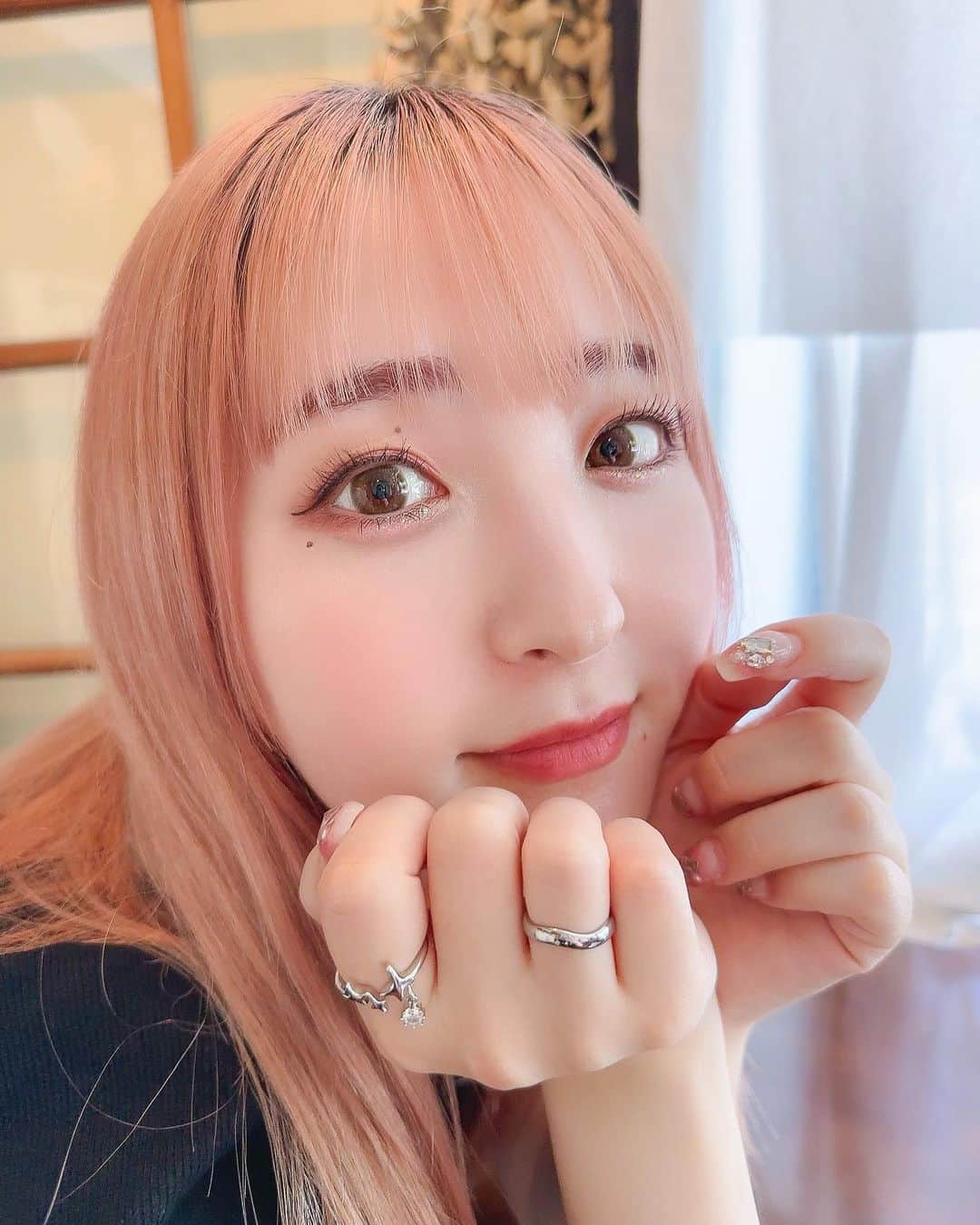 谷口夢奈さんのインスタグラム写真 - (谷口夢奈Instagram)「🫶🏻 ⁡ ⁡ 弟とデートした日🐈‍⬛ ⁡ 姉は弟にも盛ってくれ！ と、指示しながら写真撮らせます😇👊🏻 なかなかうまい弟よ！いつもやるやん🤍   またお姉ちゃんとデートしような😋 ⁡ ⁡ ⁡ #bubbles #バブルス #pinkhaircolor #accessory #earrings #ピンクヘア #ヘアカラー #ootd #ピアス #ピアス女子 #셀스타그램 #얼스타그램 #데일리룩 #오오티디 #먹스타그램 #맛스타그램」6月25日 17時53分 - yuna_tani