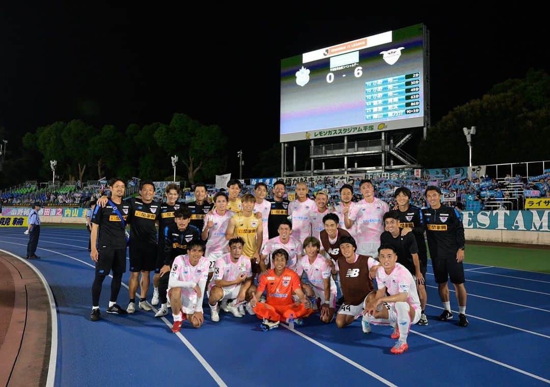 小川佳純のインスタグラム：「. 6/24(土)J1第18節vs湘南ベルマーレ 6-0 win  選手のハイパフォーマンスは練習の賜物。  何事も「やり続ける事ができる」のは選手たちの武器。  後半戦、良いスタートが切れたので走り続けます。  最高の応援ありがとうございました！  #サガン鳥栖 #明治安田生命j1リーグ  #yasuda」