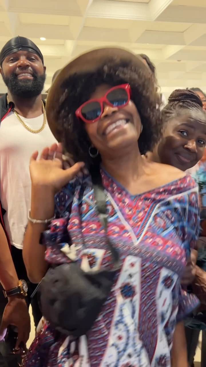 King Bachのインスタグラム：「I bought my Aunt Rose these 😎 and she wore them the entire trip ❤️」