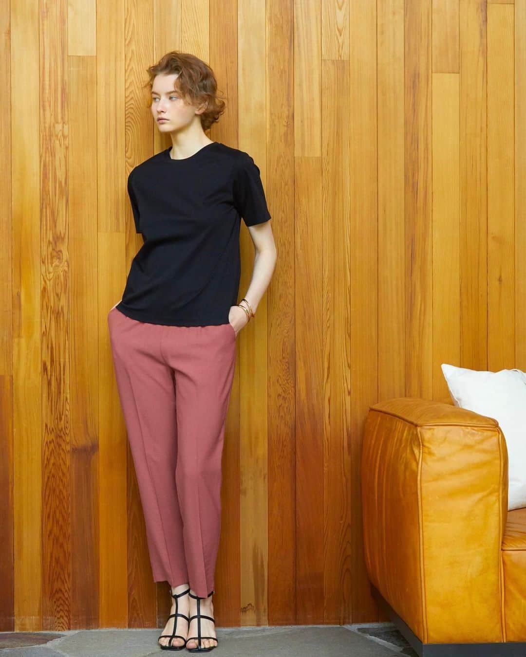 OPAQUE.CLIPさんのインスタグラム写真 - (OPAQUE.CLIPInstagram)「2023 Summer collection🌻  🏷️ シルク調コットン ベーシックTシャツ 【UV/接触冷感/イージーケア/洗濯機洗い可】  🏷️ イージーテーパード ジョグパンツ 【洗濯機洗い可】  #opaqueclip #オペークドットクリップ  #夏コーデ#夏服#tシャツ#tシャツコーデ#パンツ#パンツスタイル#テーパードパンツ#カラーパンツ#きれいめ#きれいめコーデ#大人コーデ#大人カジュアル#今日のコーデ#爽やかコーデ#通勤#通勤服#通勤コーデ#おでかけ#おでかけコーデ#大人カジュアル#きれいめコーデ#大人コーデ#20代コーデ#20代ファッション#30代コーデ#30代ファッション#40代コーデ」6月25日 18時19分 - opaque.clip