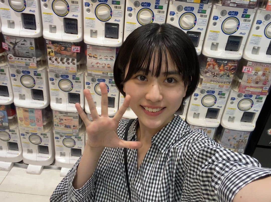 のインスタグラム：「ガチャガチャやりました~ 何のガチャをやったでしょう⁉️  #冨波心 #スターダストプロモーション #高校生 #高校1年生 #女子高校生 #jk #jk1 #fjk #07 #16 #16yrs #kokoro #kokorotoba #japan #japanesegirl」