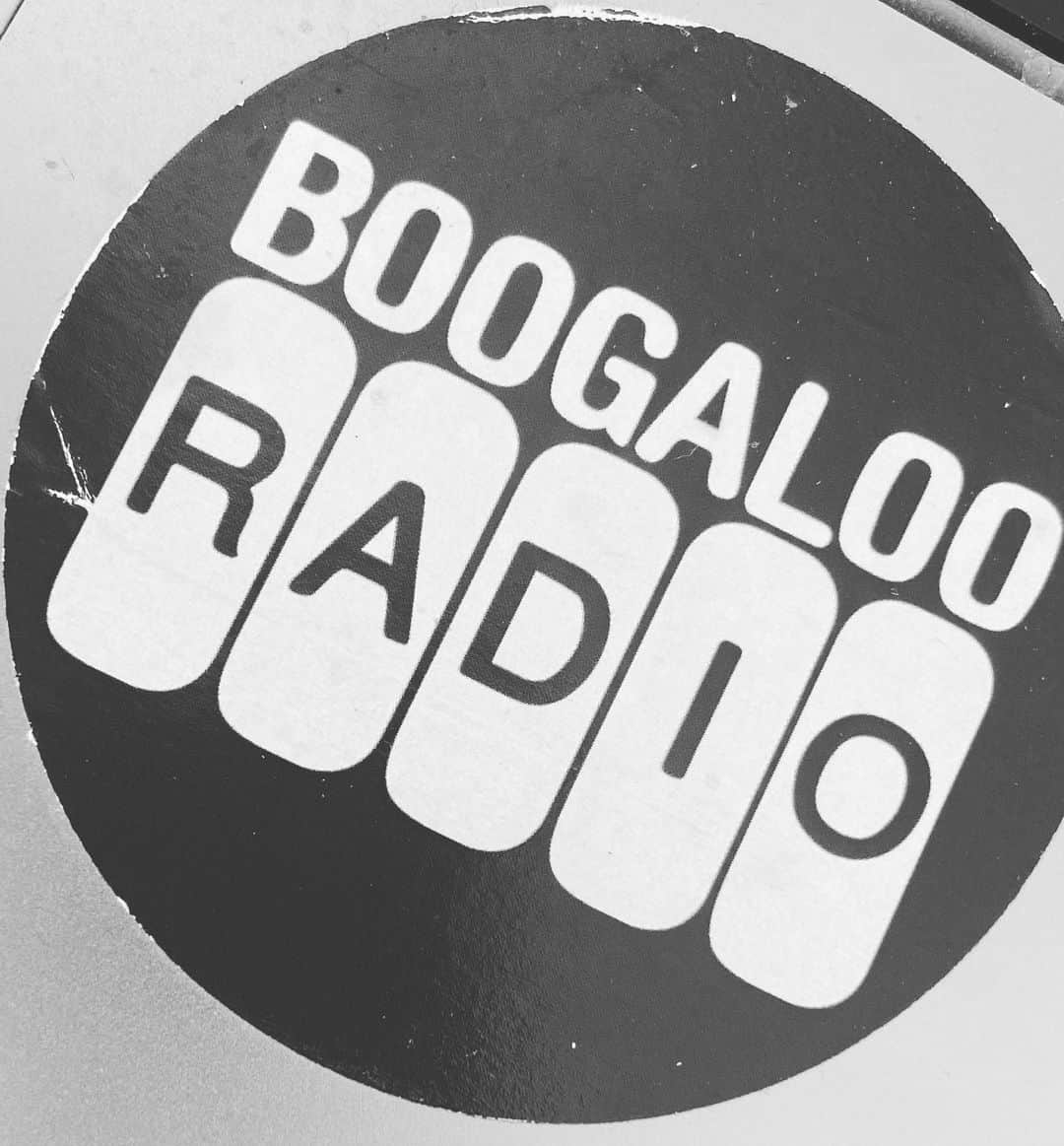 デビッド・モリシーのインスタグラム：「Join us today @boogalooradio between 4-6 for our @blackdeerfest show. Some great artists including @richardhawley @steveearle @bonnieraittofficial @robertvincentmusic @thepretendershq @katherinepriddy and many more! What a great festival it was!」