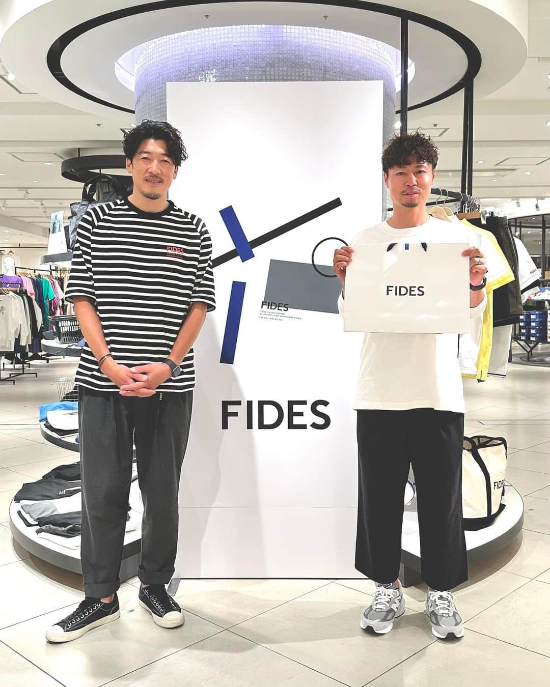 小林久晃のインスタグラム：「. 名古屋栄三越POP UP5日目。 本日もたくさんのご来店ありがとうございました。 今日は鳥栖時代のチームメートの @keisuke_funatani 、FCマルヤス岡崎の @u39kenta 39 、 @e_taro.1207 、岡部拓実選手が駆けつけてくれました。色々な繋がりに感謝です。また会えるのを楽しみにしてます。 #船谷圭祐 #内田健太 #角井栄太郎 #岡部拓実 #4か月の娘ちゃん #抱っこ下手すぎて諦めた #friends  #thanks  #fides #nagoya #nagoyamitsukoshi」