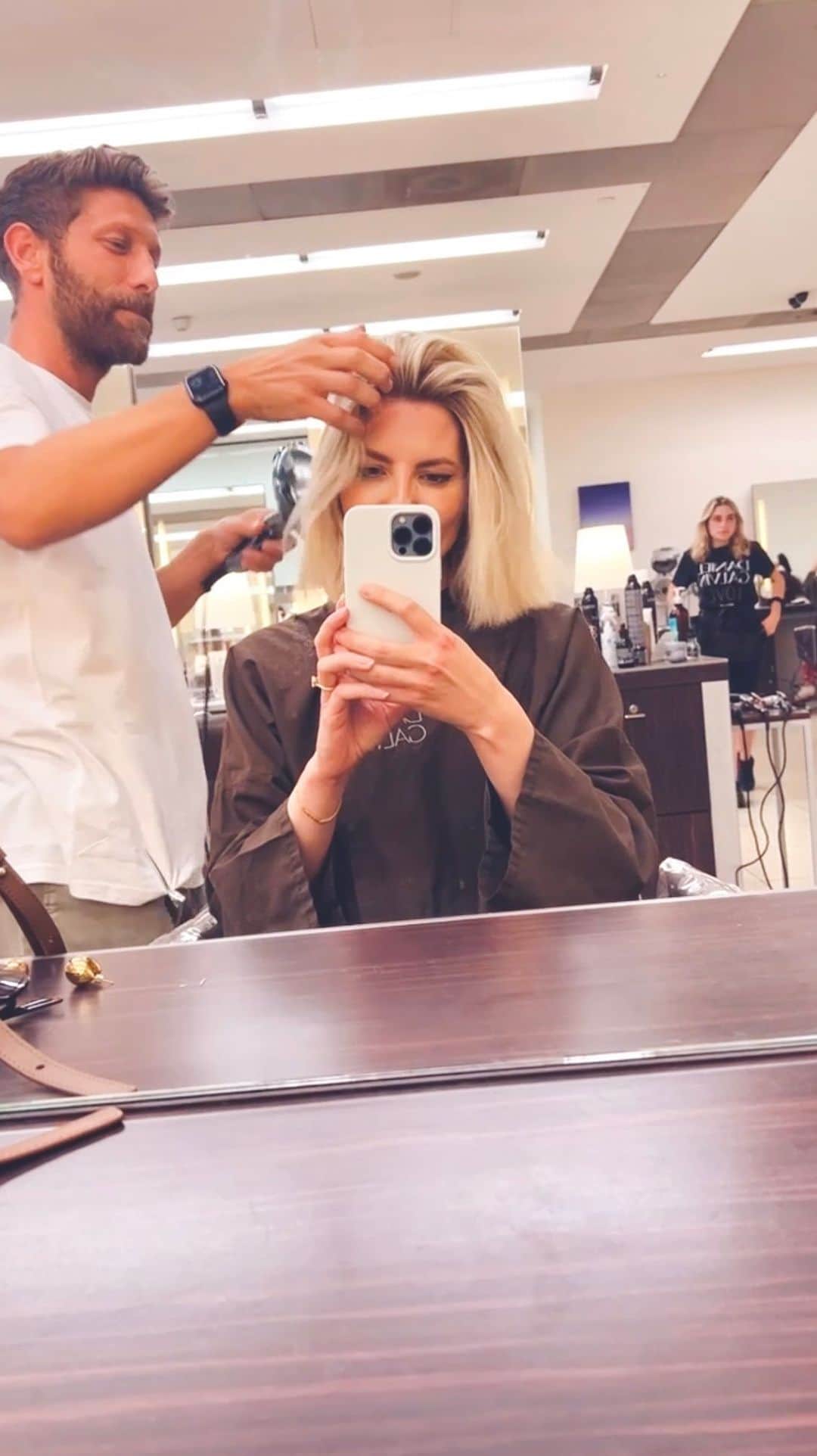 Mollie Kingのインスタグラム：「The heat made me do it」