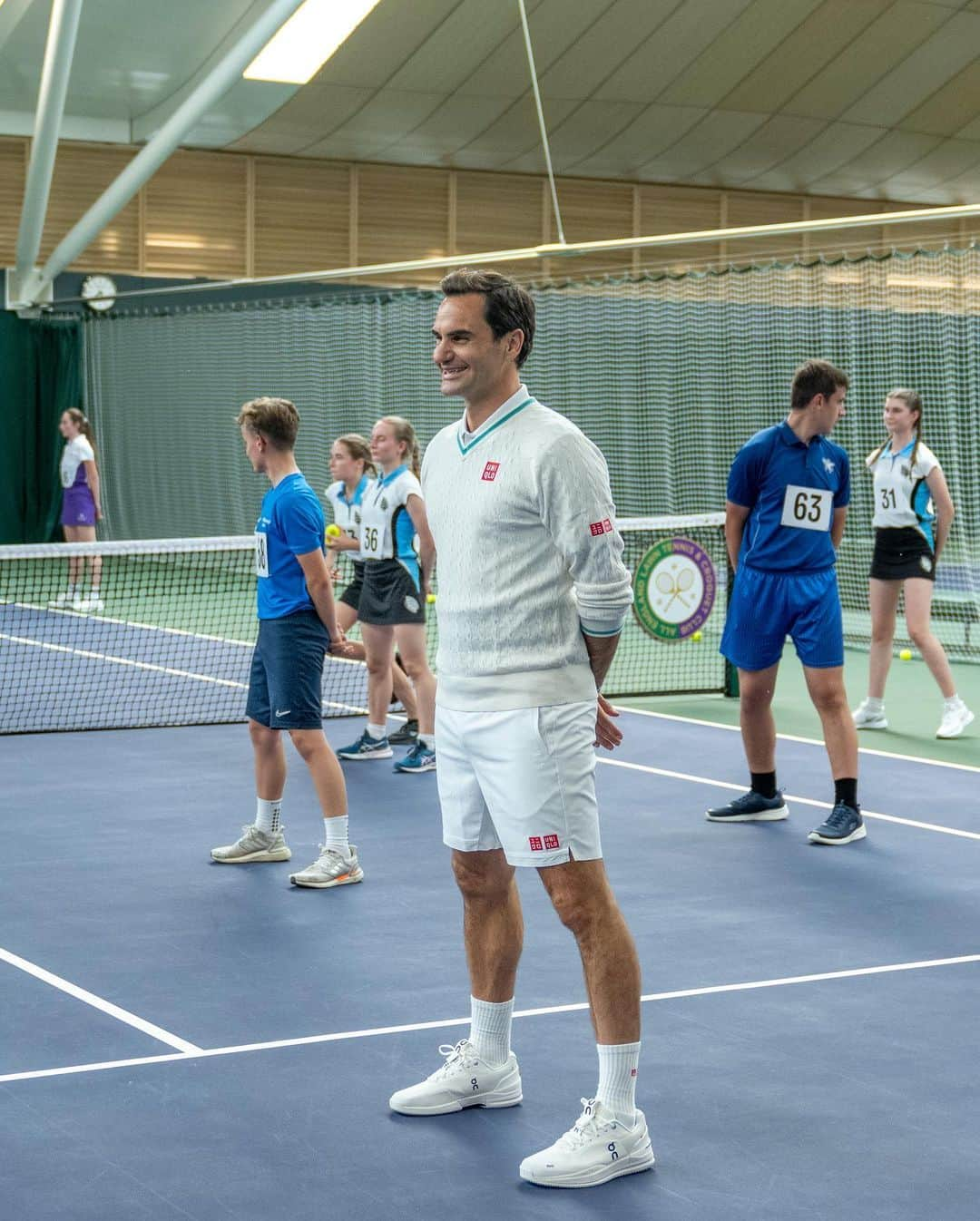 ロジャー・フェデラーさんのインスタグラム写真 - (ロジャー・フェデラーInstagram)「Once a ball boy, always a ball boy 🎾😄」6月25日 18時53分 - rogerfederer