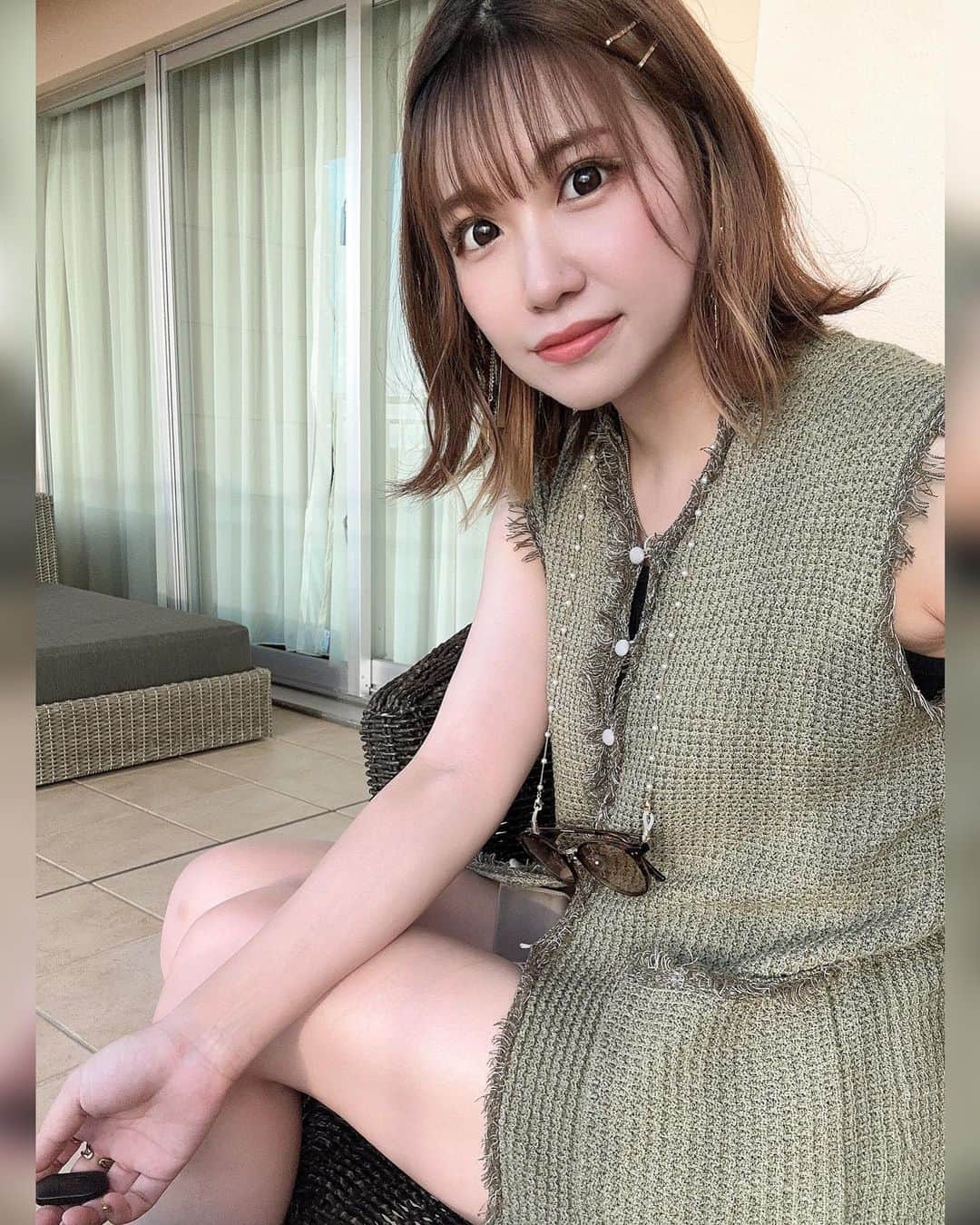 のインスタグラム：「. めんそーれ中なので、 明日と明後日お休みです🌺🌺 . #シティーグループ #ニュークラ #ベルベ #鈴鐘 #クラブベルべ #クラブ鈴鐘 #ホステス #キャバ嬢 #すすきのキャバクラ #すすきのホステス #ショートカット女子 #酒好き」