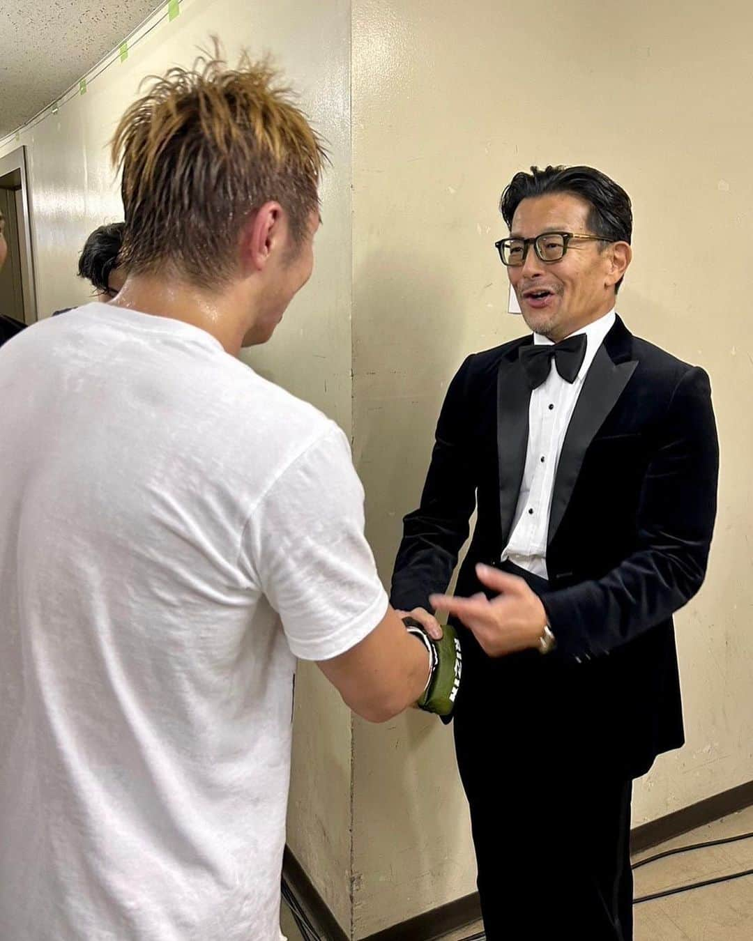 榊原信行さんのインスタグラム写真 - (榊原信行Instagram)「昨日の大会には、アリスター・オーフレイムが来てくれたり、7月の超RIZIN.2に参戦する朝倉未来がファンへサプライズを用意してくれたり、DEEP代表・佐伯繁さんのお誕生日だったりと、内容が盛りだくさんでした！  Alistair Overeem came to yesterday's event, RIZIN.43, and Mikuru Asakura, who will be participating in SUPER RIZIN.2 on July 30th, prepared a surprise for the fans. It was Shigeru Saeki's birthday, and the content was varied!  #RIZIN #RIZIN43 #アリスター・オーフレイム #AlistairOvereem #朝倉未来 #MikuruAsakura #DEEP #佐伯繁」6月25日 18時57分 - nobu_sakakibara