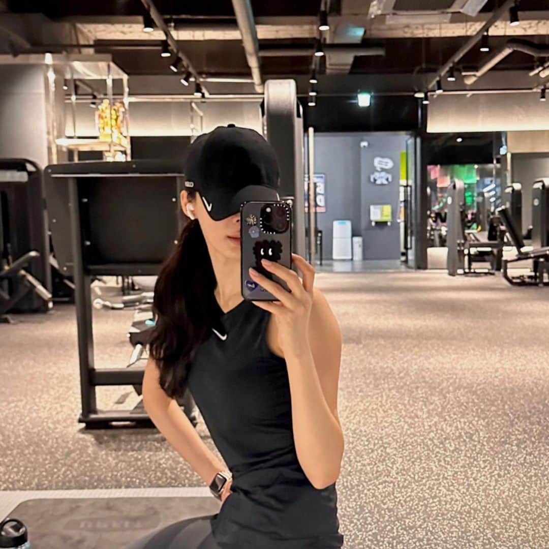 イ・チョンアのインスタグラム：「잔뜩 화가남」