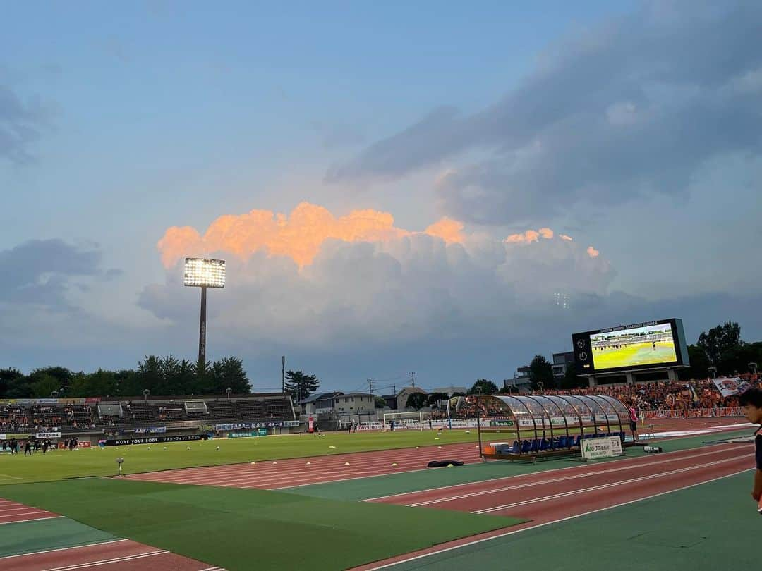 安田美香さんのインスタグラム写真 - (安田美香Instagram)「⚽️#ザスパクサツ群馬 vs #清水エスパルス まもなくキックオフ！  #dazn 🎤 解説 #播戸竜二 さん 実況 #笹川裕昭 さん  リポーター #安田美香  ぜひ暑さ対策と水分補給を🥤  #群馬清水 #thespa #espulse #jリーグ #jleague #football」6月25日 19時17分 - mika.yasuda.horipro