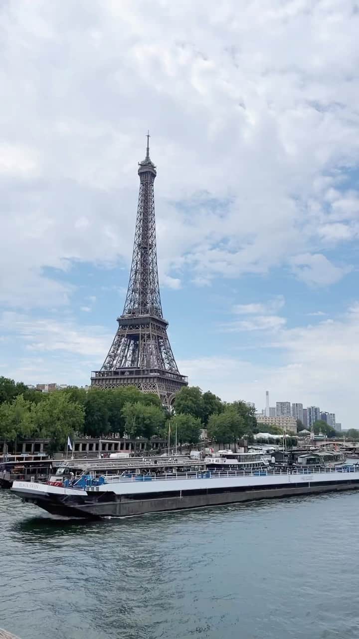 ANAのインスタグラム：「There’s no place like Paris!🇫🇷🤍 #allnipponairways #ANA #フランス #パリ #エッフェル塔 #ヨーロッパ #旅 #旅行 #travel #france #europe #paris #eiffel #explore #visitparis #paristravel」
