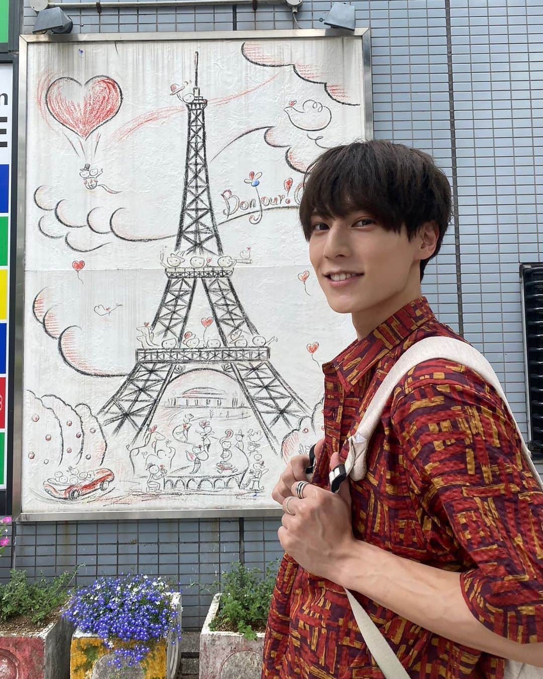 のインスタグラム：「6月もありがとう！😌🎤 上半期あと少しでおしまい！ よくがんばりました( T_T)＼(^-^ )」