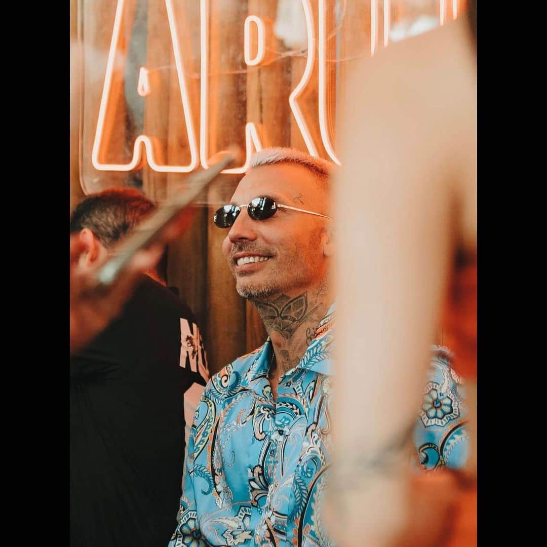 アレクシス・ルアーノのインスタグラム：「Respeten el flow ✋ AAAUUUAAA 🤣🤣🤣🤣🤣🤪🤪🤪🤪🤪😜😜😜😜😜」