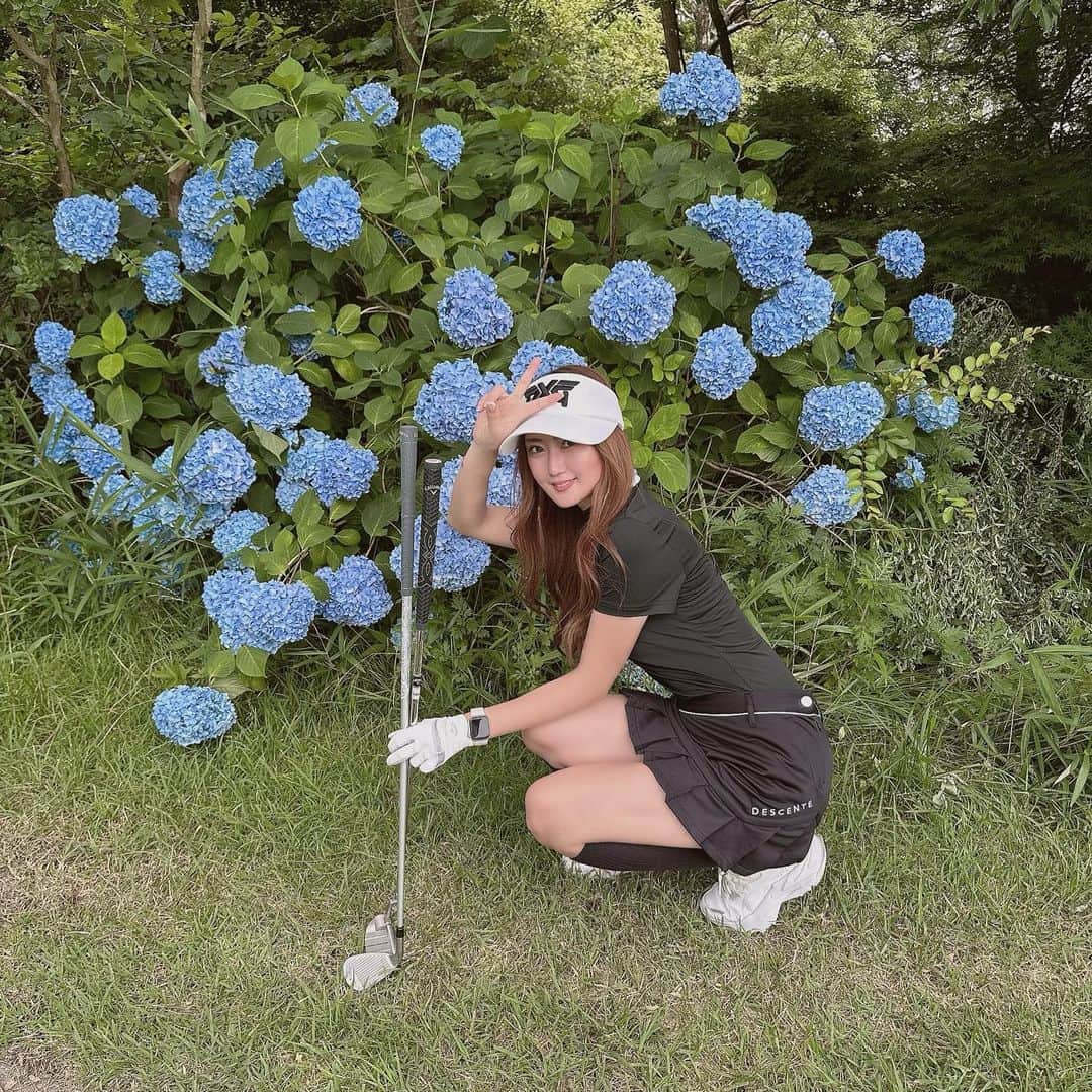 前田穂香さんのインスタグラム写真 - (前田穂香Instagram)「. . . 6月コンペ楽しすぎた💠⛳️💙 #ゴルフ #ゴルフコンペ #ゴルフ女子 #ゴルフスイング #ゴルフ女子コーデ #ゴルフウェア #ゴルフコーデ #ゴルフファッション #ゴルフ好きな人と繋がりたい #ゴルフラウンド #ゴルフ⛳️ #⛳️ #pxgapparel #golf #pxggolf #descentegolf #pumashoes #pumagolf #あじさい #紫陽花 #三田レークサイドカントリークラブ #三田 #三田ゴルフ #吉川 #吉川ゴルフ #関西ゴルフ #関西ゴルフ女子 #大阪ゴルフ #大阪ゴルフ女子 #兵庫ゴルフ女子」6月25日 19時35分 - honoka_esn