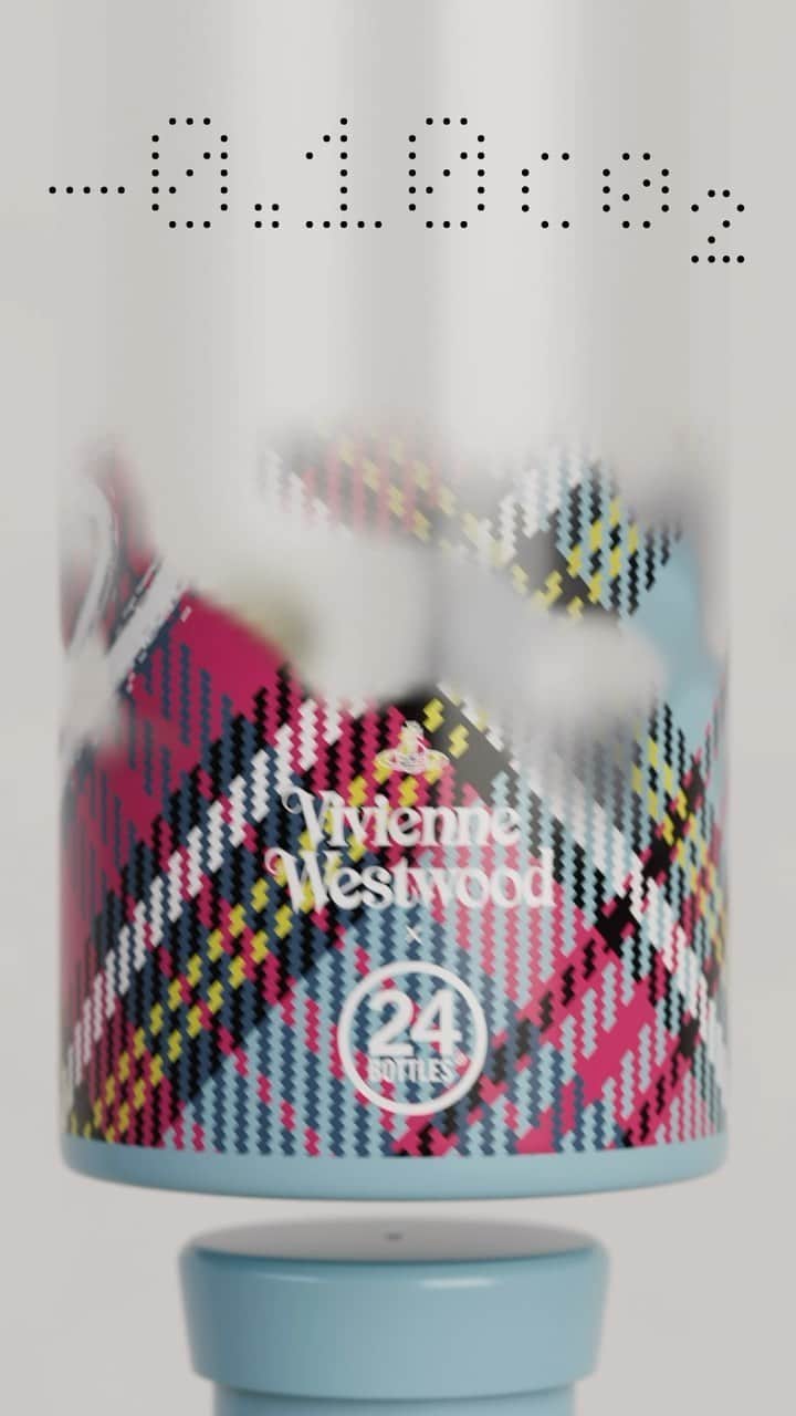 のインスタグラム：「私たちのMacAndy Clima Bottleを繰り返し使用するたび、0.08kg相当の二酸化炭素が大気中に排出されるのを防ぐことができます。 ⁠ #WestwoodSustainability #24BottlesXVivienneWestwood #VivienneWestwood #ヴィヴィアンウエストウッド」