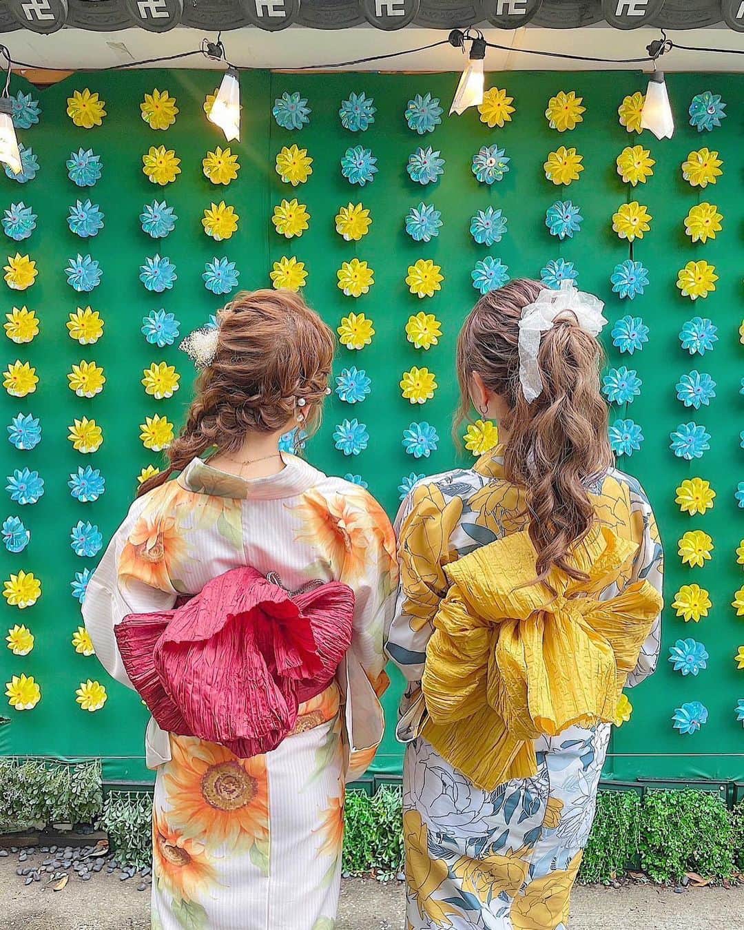 まゆぴちゅーさんのインスタグラム写真 - (まゆぴちゅーInstagram)「YUKATA👘🌻🧡💛  @sugarnine_official さんの 撮影の時のしほまゆコンビ🫶🏻🫧  @cham_pipi   2人とも黄色系オレンジ系な浴衣で 一緒に歩いてても可愛かったなぁ🙈♡  今年は浴衣着てお祭りとか花火とか 行けたら嬉しいなぁ✧︎◝︎(*´꒳`*)◜︎✧︎˖✨ . . . #sugarnine #浴衣 #浴衣ヘア #浴衣ヘアアレンジ #浴衣女子 #浴衣デート #浴衣コーデ #編み込みアレンジ #三つ編みアレンジ #ビジョビ @b_b_j.j」6月25日 19時52分 - mayu_03pichu