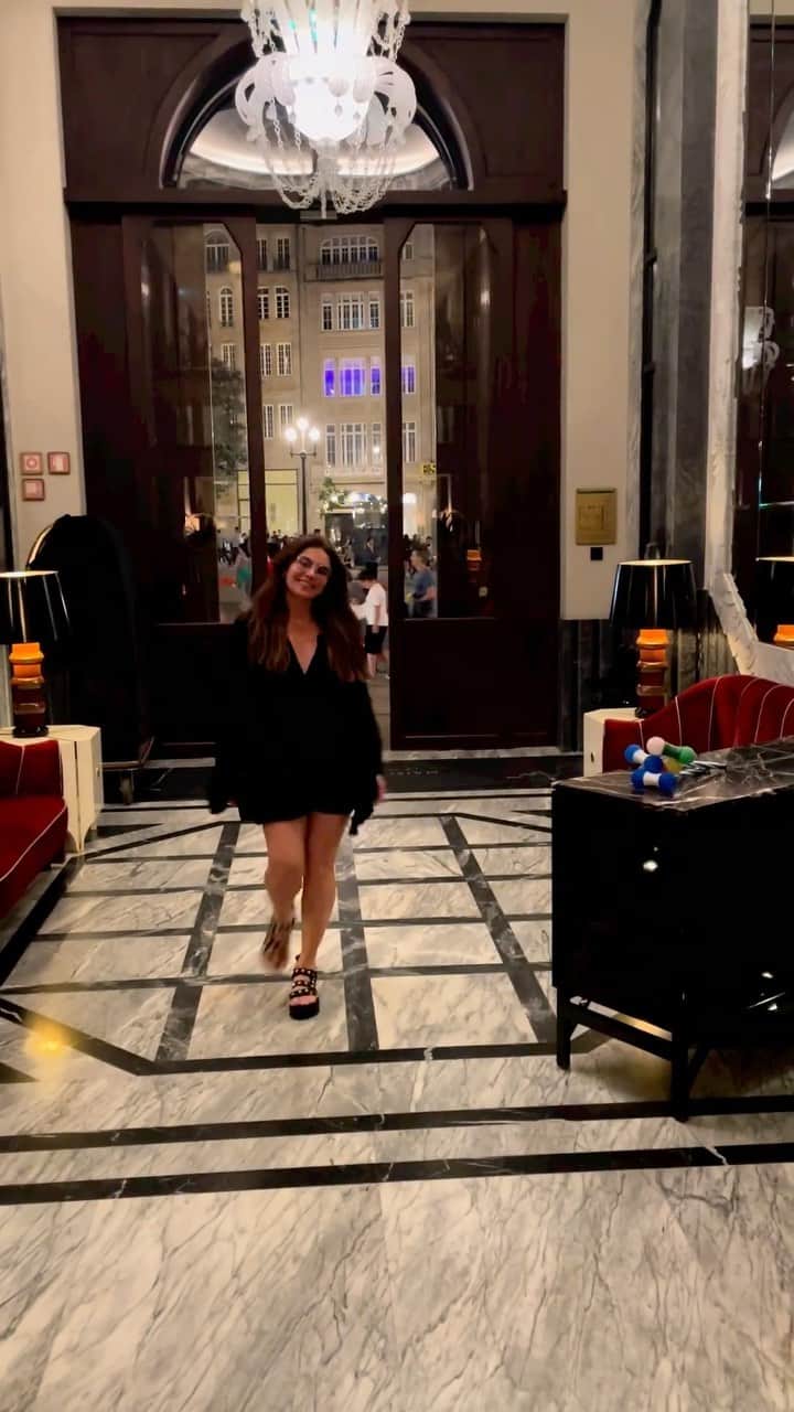 Giovanna Antonelliのインスタグラム：「Ainda sobre ontem!!! Aconchego e carinho! 🥰 Aquele lugar que te faz sentir em casa !  @lemonumentalpalace 🌹 @franciscaprpereira 🇵🇹」