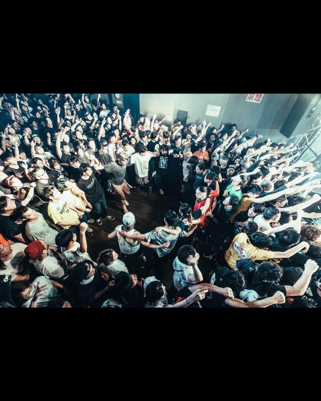 The BONEZさんのインスタグラム写真 - (The BONEZInstagram)「The BONEZ 10th Anniversary Tour  "47 AREAS”(17本目)  和歌山SHELTER 有り難う御座いました!！  photo by @nekoze_photo   #thebonez10  #thebonez  #骨から気合い #wod」6月25日 19時55分 - the____bonez