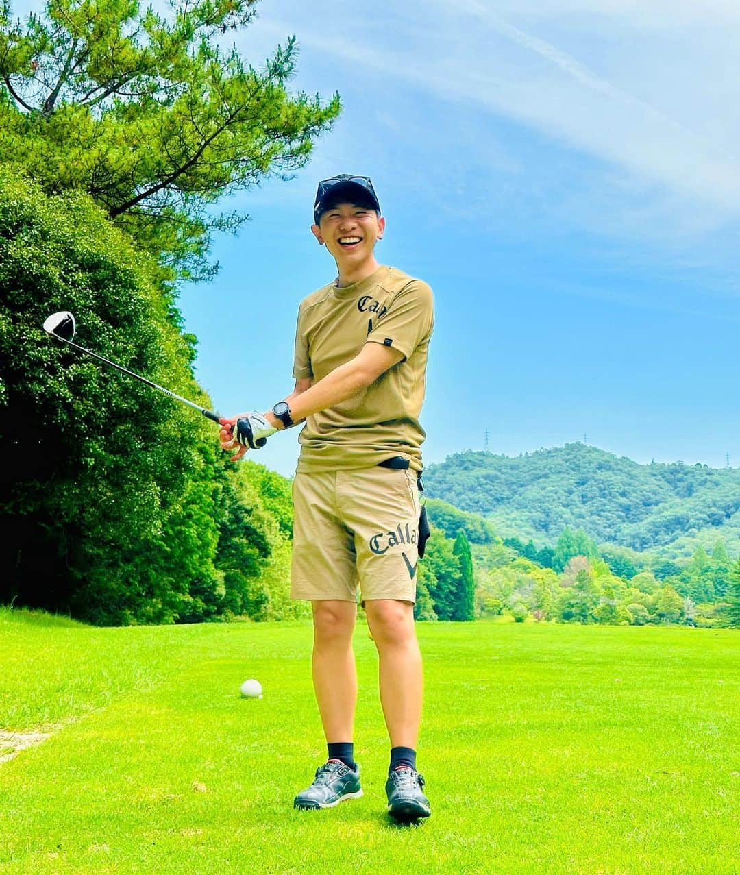 上坂嵩さんのインスタグラム写真 - (上坂嵩Instagram)「⛳️ . 友人と、３週間ぶりのラウンド⛳️ . 梅雨の晴れ間、万歳！！☀️ . . #名古屋グリーンゴルフ倶楽部 #愛知 #豊田 #愛知ゴルファー #東海ゴルファー  #休日ゴルフ #週末ゴルファー  #ゴルフ #golf #ゴルフ好きな人と繋がりたい  #ゴルフ好き #ゴルフコーデ #ゴルフ男子 #メーテレ #アップ #アナウンサー #フィールドキャスター #上坂嵩」6月25日 20時08分 - takashi_uesaka_nbn