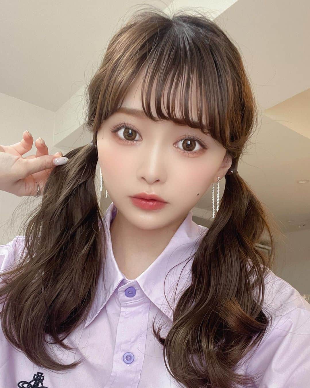りなてぃのインスタグラム：「⁡ ⁡ ⁡ ⁡ ゆるーく、個人チャンネル始めたよ♥ みんなチャンネル登録してくれた？ ⁡ ⁡ ⁡ #メイク #自まつ毛メイク #カラコン #コーデ #アクセサリー #ヘアアレンジ #コスメ #クイミー #てぃー #りなてぃー #ootd #code #outfit #fashion #cuimie ⁡ ⁡ ⁡ ⁡」