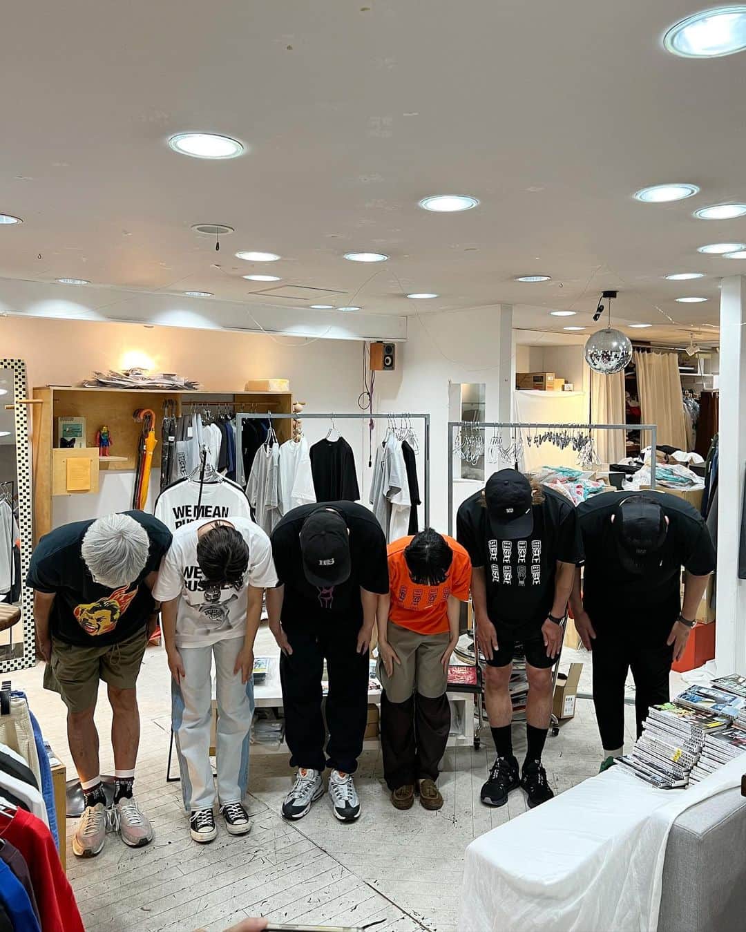 宇野薫のインスタグラム：「THE FULL MATCH 2023  店頭販売最終日も沢山のご来店いただき 本当に楽しかったです。ありがとうございました‼︎  @kaminogeboy さん @super_sasadango_machine さん @_tadayoi_  スタッフの皆さん 2日間大変お世話になりました。 ありがとうございました。  また新潟で皆さんにお会いできる日を楽しみにしています‼︎  #新潟のピースはギャルピースと聞いて ✌️✌️」
