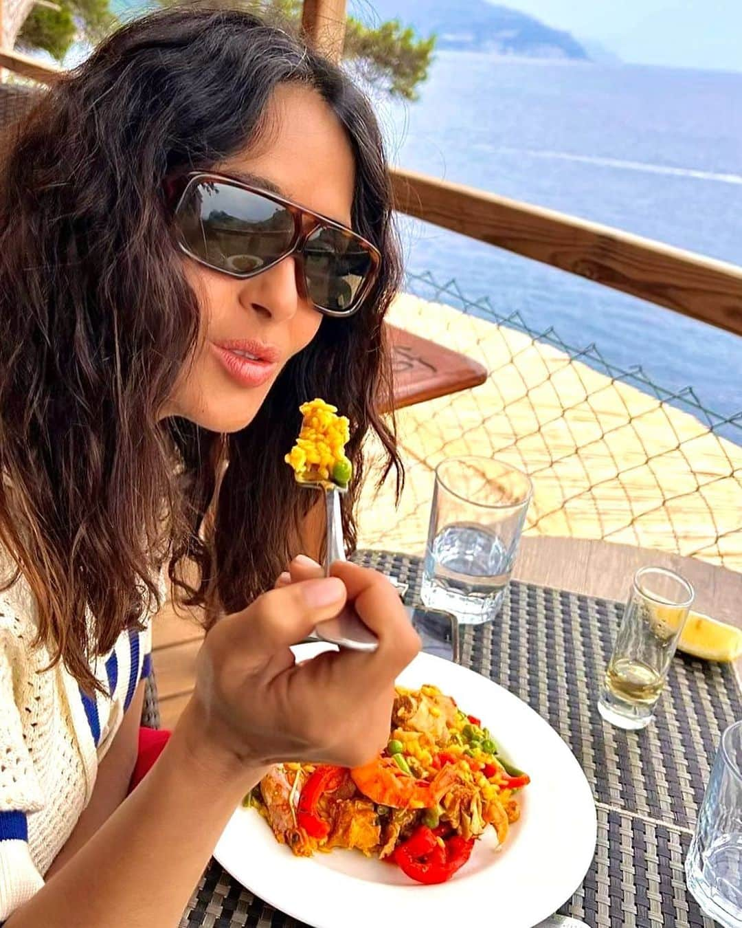 サルマ・ハエックさんのインスタグラム写真 - (サルマ・ハエックInstagram)「Que Viva España #sanjuan #paella #vivaespaña」6月25日 20時09分 - salmahayek