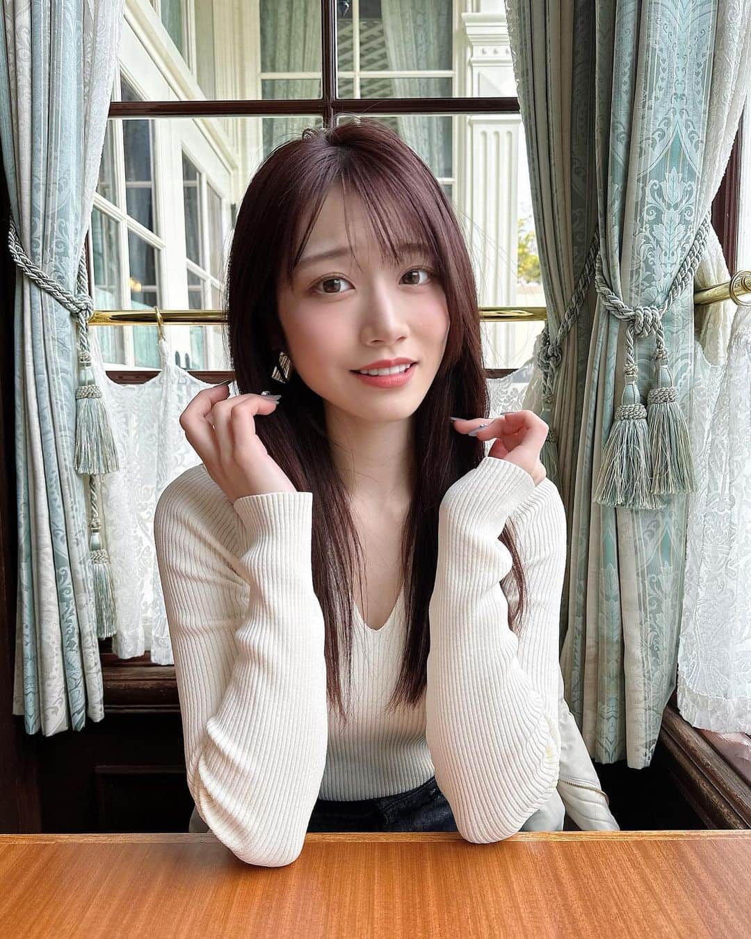 河北彩花のインスタグラム：「⁡ ⁡ ⁡ けっこう前に行ったディズニーだけど もったいないから載せさせてね...🙇🏻‍♀️‪‪♡ ⁡ ⁡ ダウン着ちゃっててめちゃ前のだけど🙏🏻笑 ⁡ ⁡ 40周年のランド早く行きたいなぁ〜🫶🏻 最後のベイマックスの飲みものだいすき🤍 ⁡   #ディズニー  #さいかのしふく」