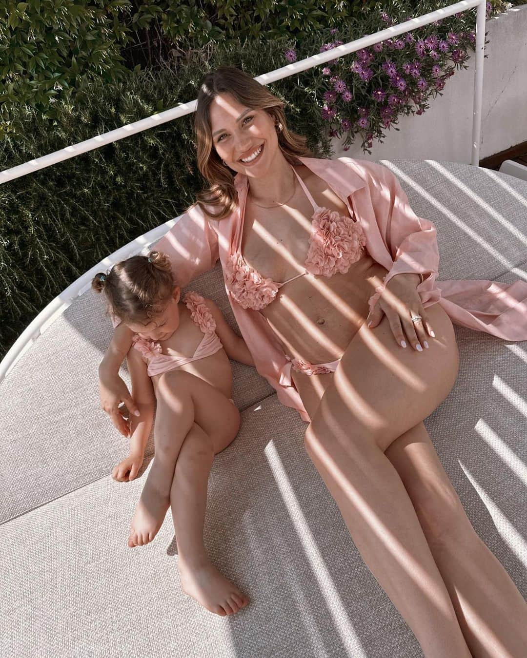 CALZEDONIAさんのインスタグラム写真 - (CALZEDONIAInstagram)「Days off are better together 💖  #calzedonia #miniMe #feelgoodincalzedonia」6月25日 20時21分 - calzedonia