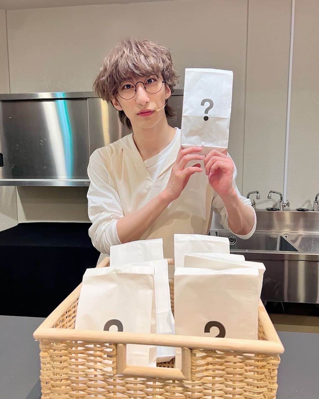 福澤侑のインスタグラム：「どうも。 最近はドーナツ作ってます。。 引き続き頑張ります。。。」