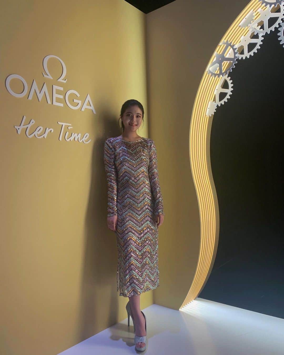 若本美夏海のインスタグラム：「いつかのOMEGA  可愛いのになかなか出番が無くて着れなかったドレスで🩶🩶  どこを見ても美しいミュージアム😮‍💨  #omega #omegawatches #omegamychoice #omega007」