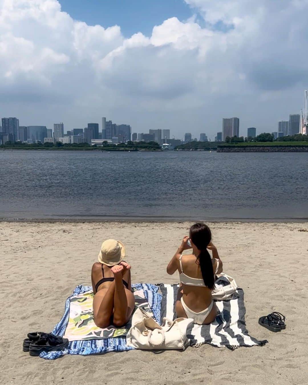 SÜMIREさんのインスタグラム写真 - (SÜMIREInstagram)「. ✌️🍑✌️ . #sunday#beach#sunkissed#beachgirl#summer#bikini#japan#odaiba」6月25日 20時30分 - 12_sumiregram_26