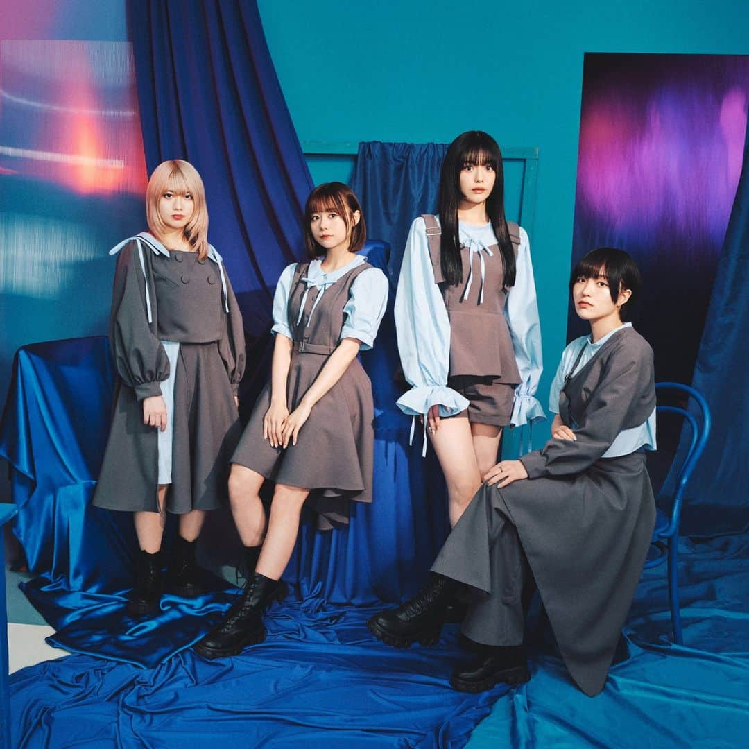 CYNHNのインスタグラム：「2023.09.20（wed）2nd e.p 「アウフヘーベン / CYNHN」  Art Director : 高山優子[yenter]  Camera : 岩田貴樹 Styring : 新越雪乃 Hair make : 樋口明奈 ,千木良歩美」