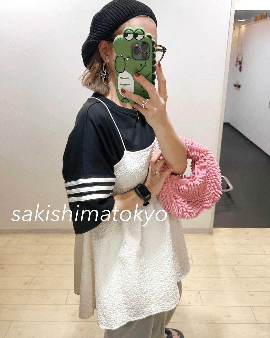 natsupoo0315のインスタグラム：「流行りのぽこぽこキャミ♡ これ後ろゴムやかららくちん🥰  @sakishima_tokyo_closet   セールにクーポンでめちゃ安い‼️😳  #sakishimatokyo#zozotown #キャミワンピ#レイヤード#レイヤードコーデ#大人カジュアル#カジュアル#高身長#高身長コーデ#メンズライク#骨格ナチュラル#カジュアルコーデ」
