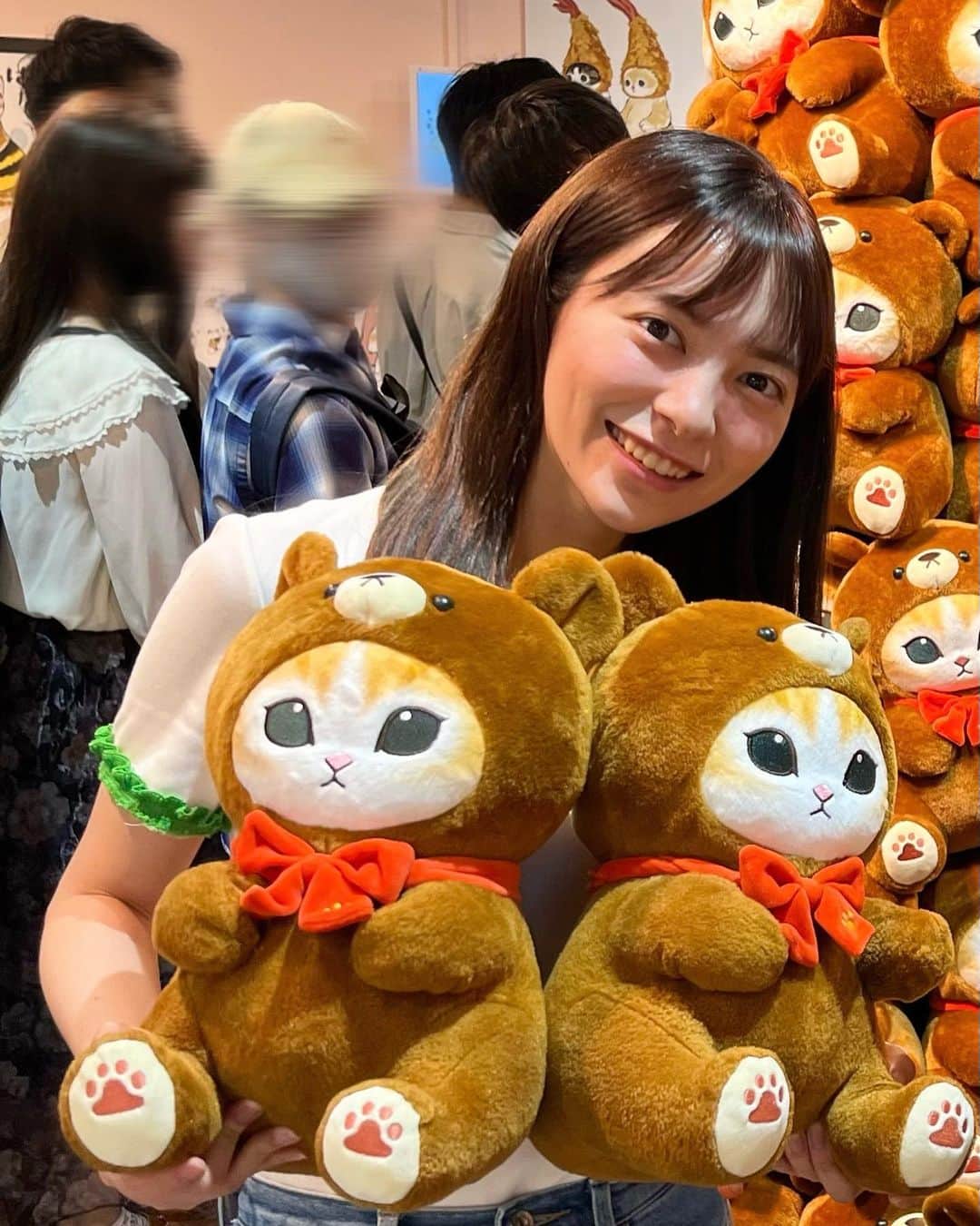 福井姫奈のインスタグラム：「mofusand展🐾  大好きなにゃんこだらけで、、可愛いで溢れていた… LINEスタンプでたまたまサメにゃんを見つけて以来、 ぬいぐるみやグッズを集めて、愛でる日々を過ごしてます🫠🫶🏻  ほんまに癒された〜  #mofusand#mofusand展#モフサンド#ぢゅのさん」