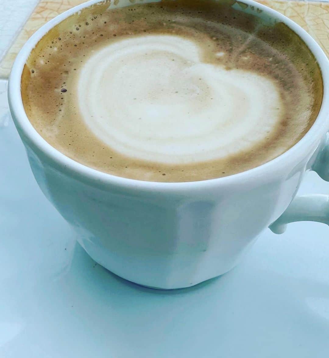 辻仁成さんのインスタグラム写真 - (辻仁成Instagram)「三四郎とフランスを出ました。 いま、イタリア🇮🇹にいまーす。 まもなく、移動します！😆」6月25日 20時44分 - tsujihitonari