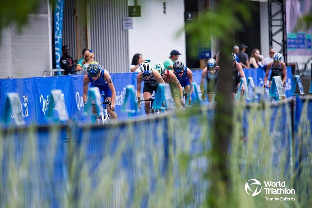 高橋侑子のインスタグラム：「Tough race at @worldtriathlon Montreal yesterday. Finished 27th. Fought until the end and some positives to takeaway, but still lots of work to do. Keep working. Mixed Relay today 🔥 Let’s go #teamJapan 🇯🇵 📷 @tzaferes   昨日行われたWTCSモントリオール、27位でした。なかなか思うようにレースに絡めず悔しい結果になりましたが、良いところも見えたレースでした。あと少しがなかなか掴めないですが根気強く頑張ります。 今日は混合リレー、チームジャパンとして戦ってきます👊 #トライアスロン」