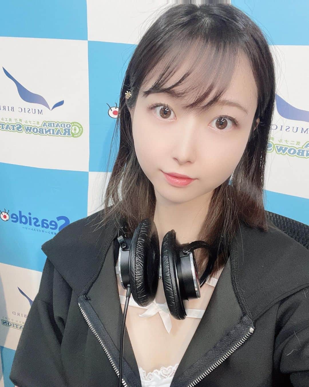大崎菜々子のインスタグラム：「・・ この後、本日6/25(日)23:00~23:55は番組ナビゲーターを務めさせていただいてます「MUSIC HOT FLAVOR」の放送日です！  TOKYO FM系ミュージックバード・全国コミュニティFM113局でオンエアです。  今夜は2023年［上半期総集編 Part 2 ］  #白崎映美 さん  #米澤美玖 さん #松本英子さん #杉田裕 さん の皆さんです♪  ぜひラジオをお楽しみください！  #radio #musichotflavor  #musicbird #tokyofm #ラジオ #ラジオパーソナリティー #l4l #fashion #グラドル #cosplayer #音楽 #アイドル  #上半期 #我的最愛  #fashiongram #좋아요 #오오티디  #model #girl  #cute #instagood #アナウンサー #cosplay #音楽好きな人と繋がりたい #声優 #ラジオ #ミスヤングチャンピオン2023」