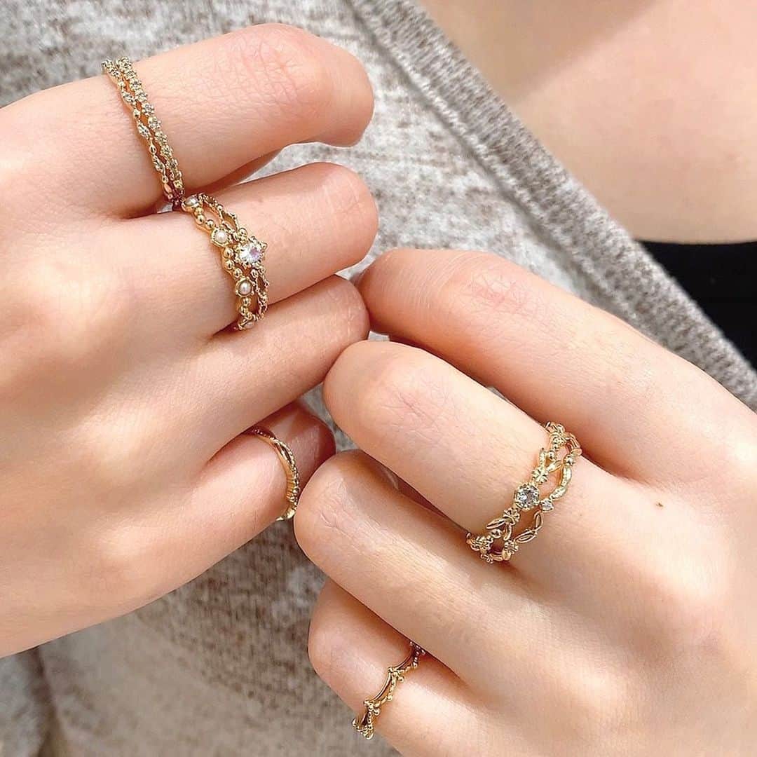 nojess_officialさんのインスタグラム写真 - (nojess_officialInstagram)「【staff coordinate】 ご褒美ジュエリーをご紹介！  ダイヤモンドをあしらったデザインは特別感満載でご褒美にピッタリ✨ 天然石は意味合いや好きなカラーで選ぶのもおすすめです！  #nojess #accessories #jewelry #ring #pierce #necklace #ノジェス #アクセサリー #ジュエリー #ピアス #マイノジェス #ギフト #プレゼント #ご褒美ジュエリー #自分ご褒美 #華奢ジュエリー #ダイヤモンドリング #天然石リング #ゴールドジュエリー」6月25日 20時52分 - nojess_official