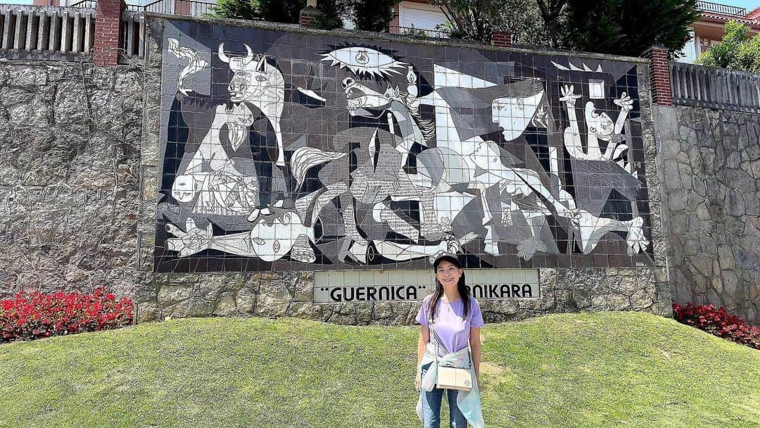アグネス・チャンさんのインスタグラム写真 - (アグネス・チャンInstagram)「ゲルニカの町でピカソの名画を見る。悲しい戦争から平和の大切さを考える。」6月26日 2時27分 - agneschan1